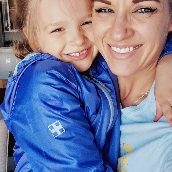 Meet your Posher, Lindsey - Picture 5 of 6